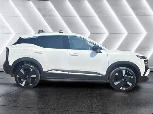 New 2026 Nissan Kicks SR image 9