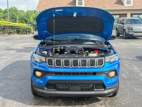 Used 2023 Jeep Compass Latitude w/ Convenience Group AWD/4WD image 34