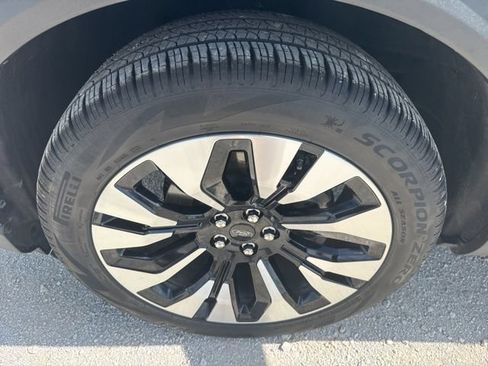 Used 2026 Ford Explorer Platinum w/ LUX Leather Package AWD/4WD image 13