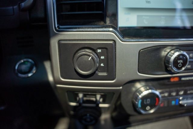 Used 2022 Ford F450 Platinum w/ FX4 Off-Road Package AWD/4WD image 29