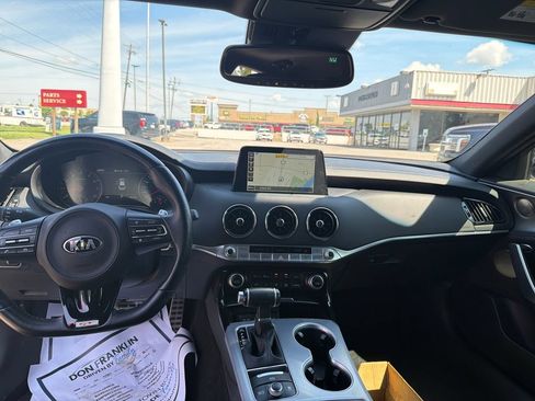 Used 2019 Kia Stinger GT1 RWD image 16