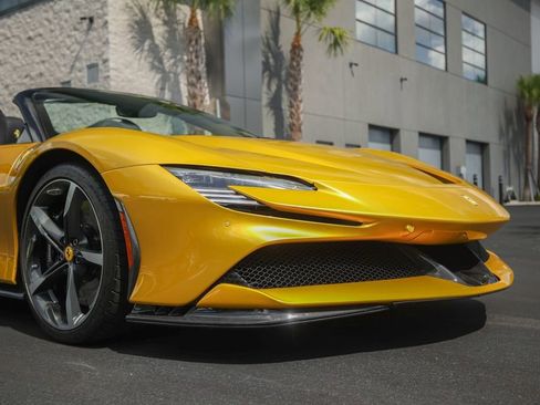 Used 2024 Ferrari SF90 Spider image 11