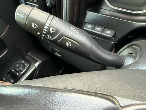 Used 2019 GMC Sierra 1500 AT4 w/ AT4 Premium Package image 25