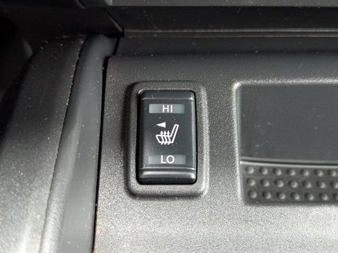 Used 2024 Nissan Titan PRO-4X w/ Pro-4x Convenience Package AWD/4WD image 17