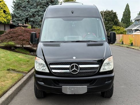Used 2012 Mercedes-Benz Sprinter 2500 image 4