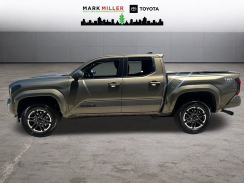 Certified 2025 Toyota Tacoma TRD Sport AWD/4WD image 2