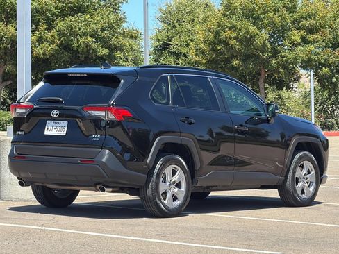 Certified 2025 Toyota RAV4 XLE AWD/4WD image 4