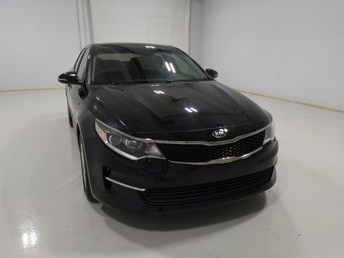 Used 2018 Kia Optima LX w/ 17" Alloy Wheels Package FWD image 14