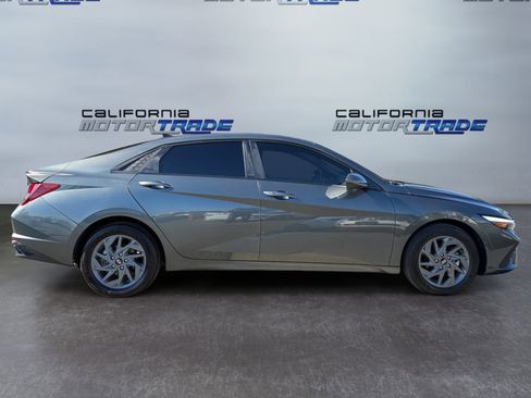 Used 2024 Hyundai Elantra SEL image 4