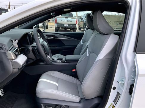 New 2026 Toyota Camry SE image 9