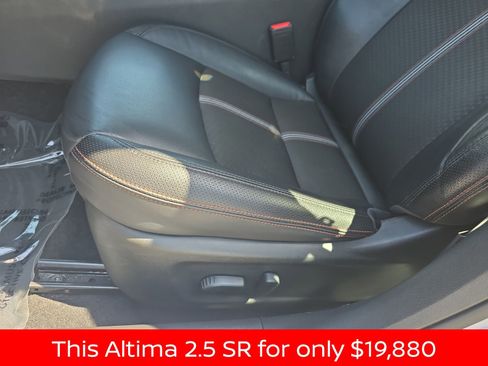 Used 2024 Nissan Altima 2.5 SR FWD image 34