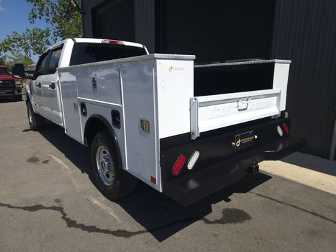 Used 2019 Ford F250 XL w/ Power Equipment Group AWD/4WD image 3