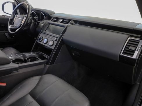 Used 2019 Land Rover Discovery SE image 33