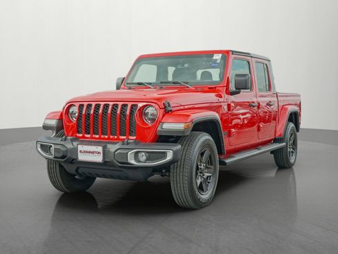 Used 2021 Jeep Gladiator Sport image 3