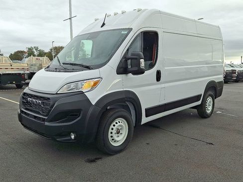 Used 2024 RAM ProMaster 2500 w/ Safety Group FWD image 1