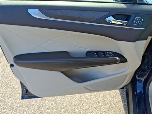 Used 2019 Lincoln MKC Reserve image 9
