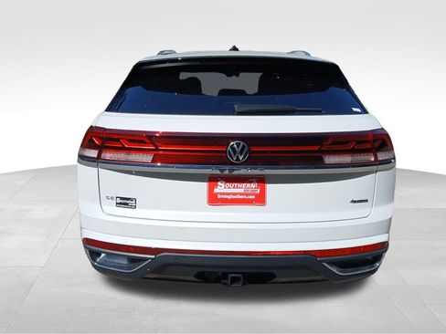 New 2026 Volkswagen Atlas Cross Sport SE image 4