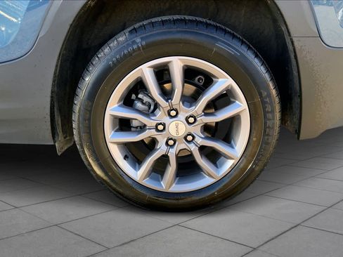 Used 2024 GMC Terrain SLT image 10