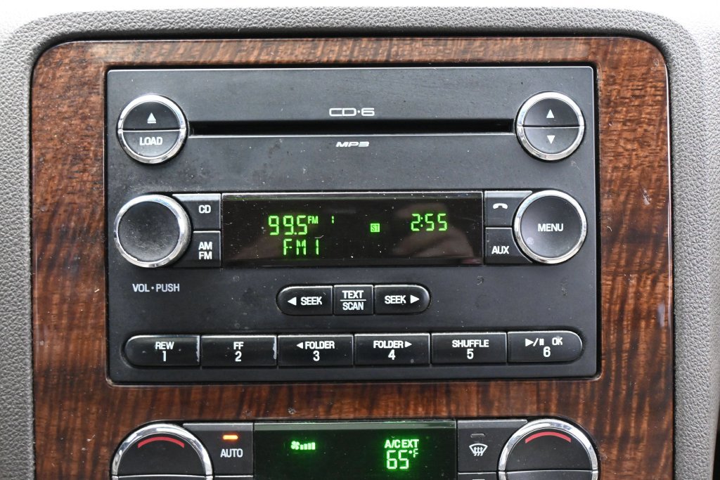 Used 2008 Ford Taurus Limited FWD image 24