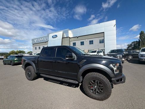 Used 2017 Ford F150 Raptor w/ Equipment Group 802A Luxury AWD/4WD image 5