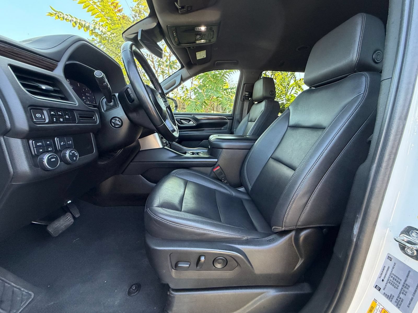 Used 2023 Chevrolet Tahoe LT w/ Luxury Package AWD/4WD image 29