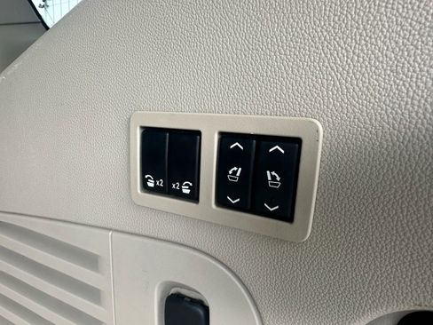 Used 2015 Cadillac Escalade Luxury image 21