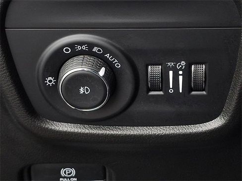 Used 2024 Jeep Grand Cherokee L Limited w/ Luxury Tech Group II image 26