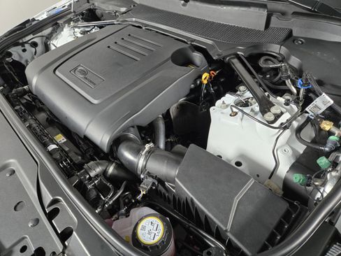 New 2026 Land Rover Discovery Dynamic SE image 22