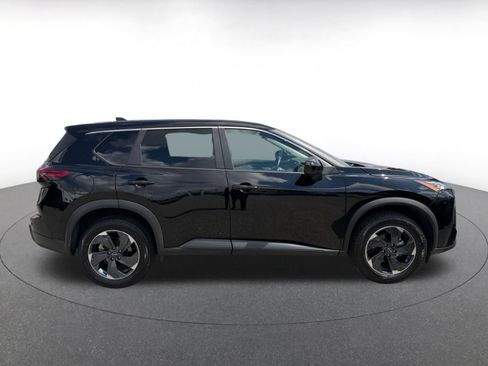 Used 2025 Nissan Rogue SV AWD/4WD image 15