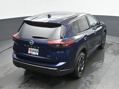Used 2025 Nissan Rogue SV image 31