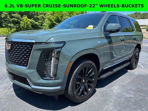Used 2025 Cadillac Escalade Premium Luxury RWD image 1
