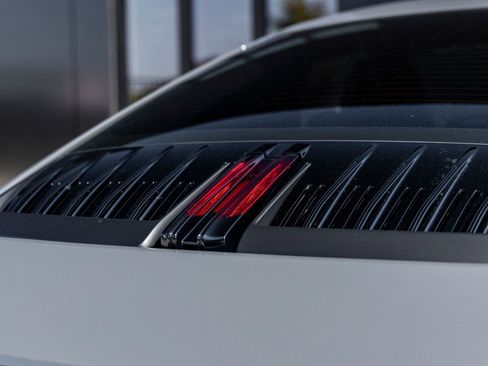 Certified 2025 Porsche 911 Carrera RWD image 15