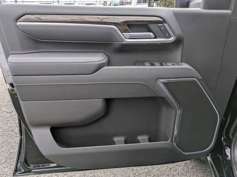 New 2026 GMC Sierra 2500 SLE w/ SLE Value Package; image 9