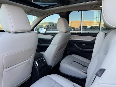 Used 2024 MAZDA CX-90 Plug-In Hybrid w/ Premium Pkg image 37