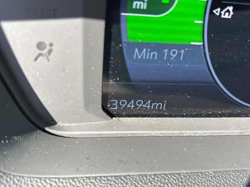 Used 2022 Chevrolet Bolt EUV LT w/ Comfort Package image 14