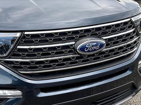 Used 2022 Ford Explorer XLT w/ Equipment Group 202A image 30