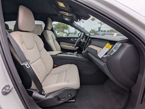 Used 2026 Volvo XC60 B5 Plus w/ Climate Package PRO AWD/4WD image 30