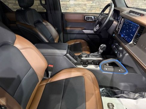 Used 2022 Ford Bronco Outer Banks image 2