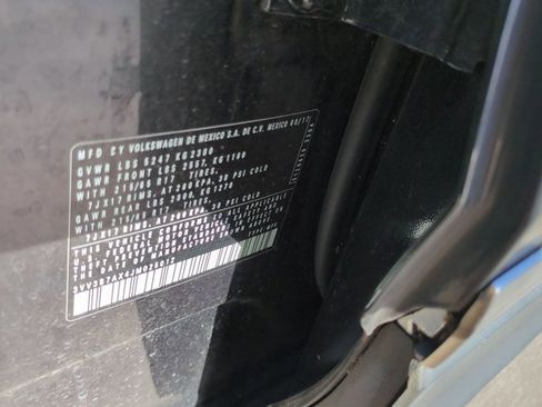 Used 2018 Volkswagen Tiguan SE w/ Front Fog Lights Package image 15