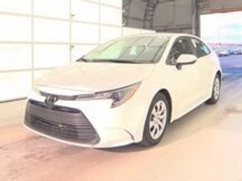 Used 2023 Toyota Corolla LE image 1