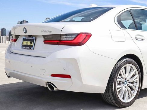Used 2024 BMW 330e image 9