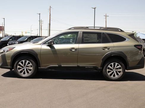 Used 2025 Subaru Outback Premium image 6