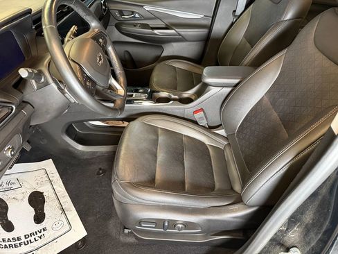 Used 2023 Chevrolet Bolt LT w/ Infotainment Package FWD image 22