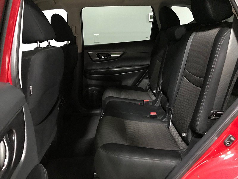 Used 2017 Nissan Rogue SV FWD image 20