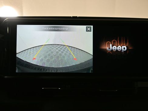 Used 2024 Jeep Wrangler Unlimited Sport AWD/4WD image 29