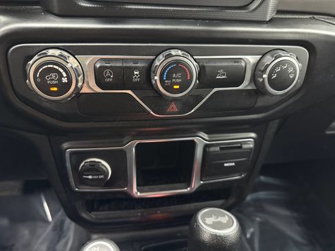 Used 2021 Jeep Wrangler Unlimited Sport AWD/4WD image 28