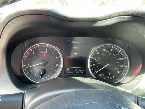 Used 2018 INFINITI Q50 Luxe image 19