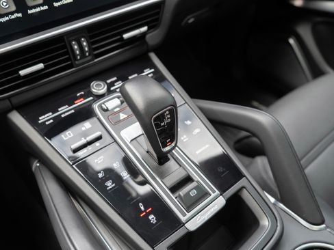 Used 2022 Porsche Cayenne Turbo S AWD/4WD image 23