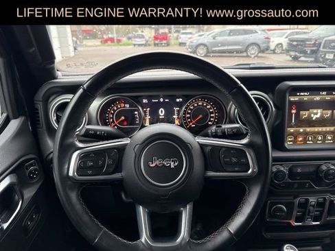 Used 2019 Jeep Wrangler Unlimited Sahara w/ Uconnect 4C Nav & Sound Group AWD/4WD image 16