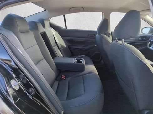 Used 2024 Nissan Altima 2.5 SV image 17